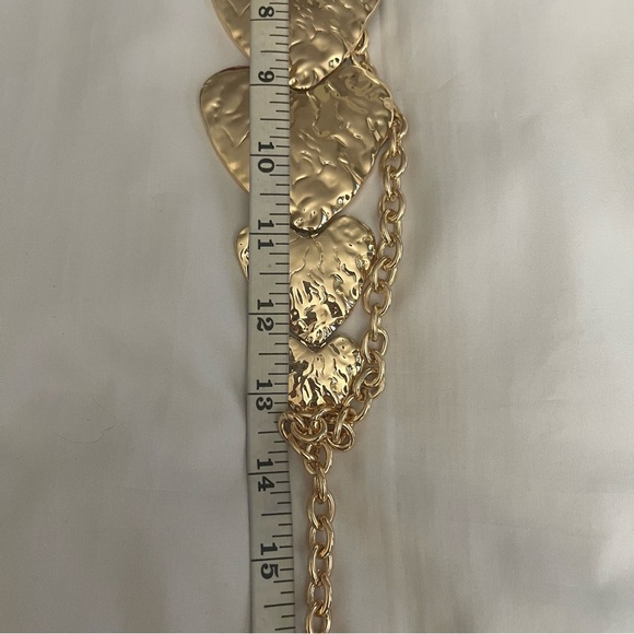 Gold tone metallic hearts statement chain belt - Picture 7 of 10
